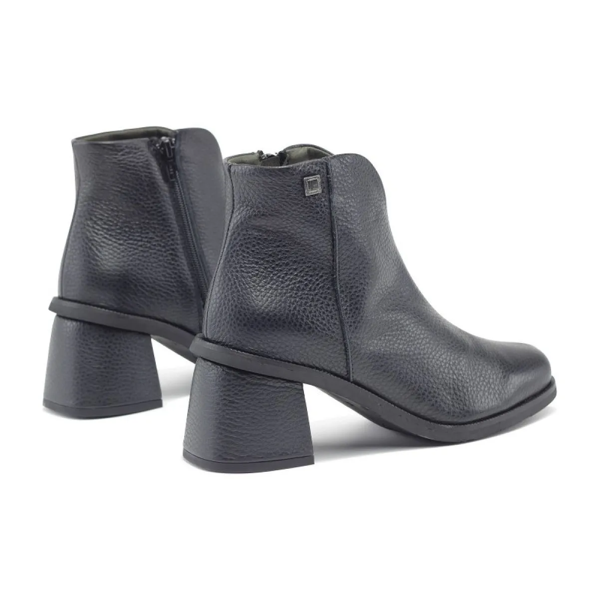 Bottines basses en cuir talon bottier - Noir