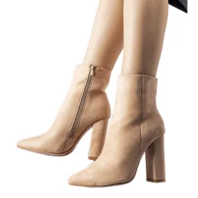 Bottines en éco-daim beige par Borgetto