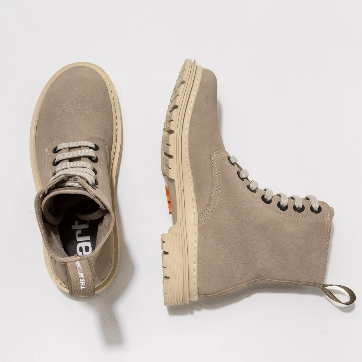 Bottines à lacets style rangers en nubuck - Beige