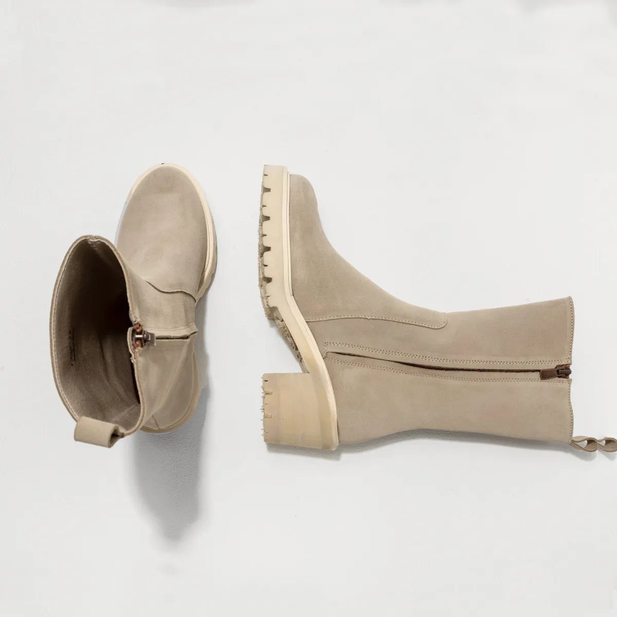 Bottines à talon en cuir suédé - Beige